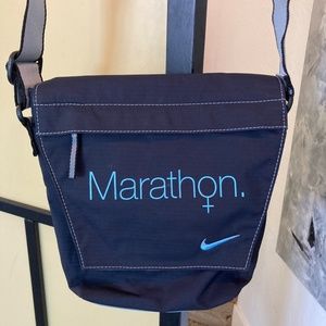 Nike Women's Marathon Purse / Small Messenger Bag